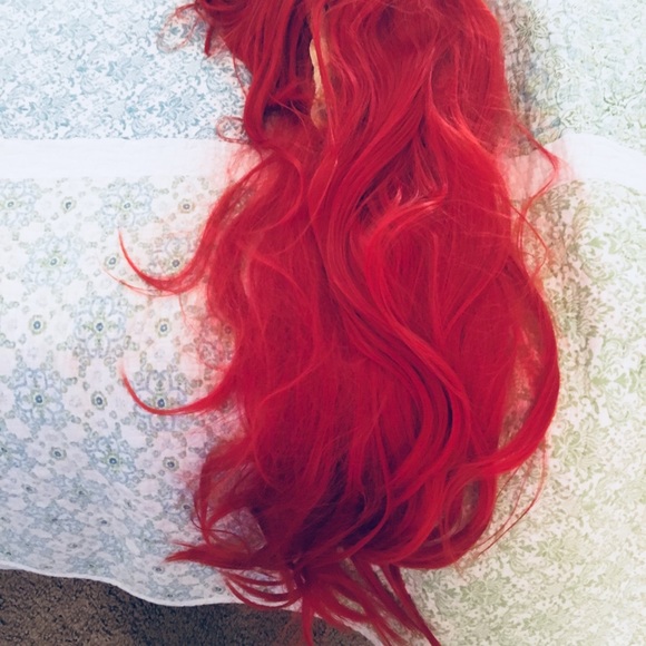‼️SOLD‼️Red wig‼️ - Picture 2 of 2